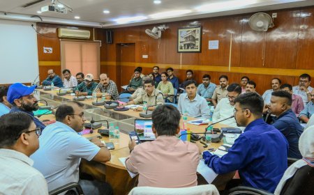 उपायुक्त के निर्देशानुसार जिला, प्रखण्ड व पंचायत स्तर पर आमजनों को जागरूक करने के उद्देश्य से नमामि गंगे कार्यक्रम