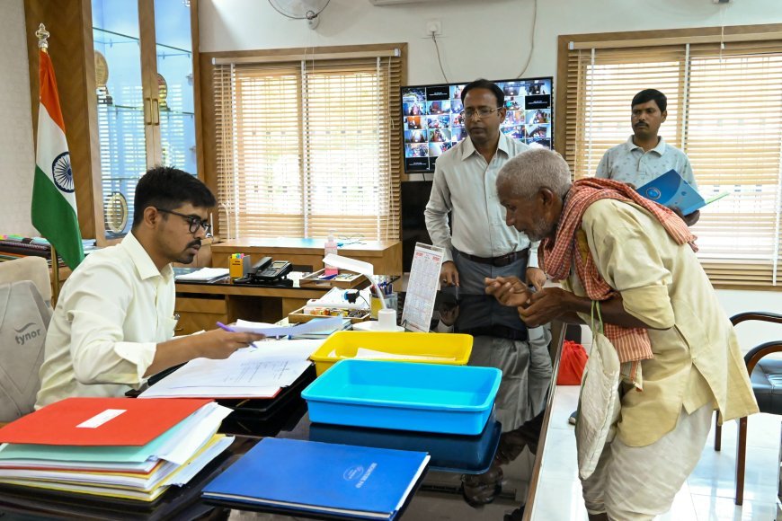 Deoghar उपायुक्त की अध्यक्षता में साप्ताहिक (गुरूवार) जनता दरबार का किया गया आयोजन