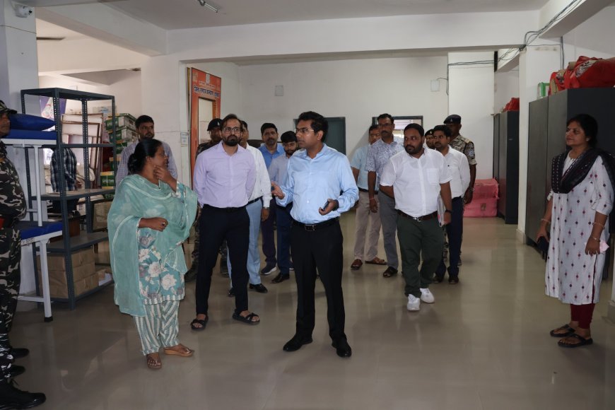 उपायुक्त अभिजीत सिन्हा ने जिला ग्रामीण विकास शाखा अंतर्गत विभिन्न कार्यालयों का औचक निरीक्षण