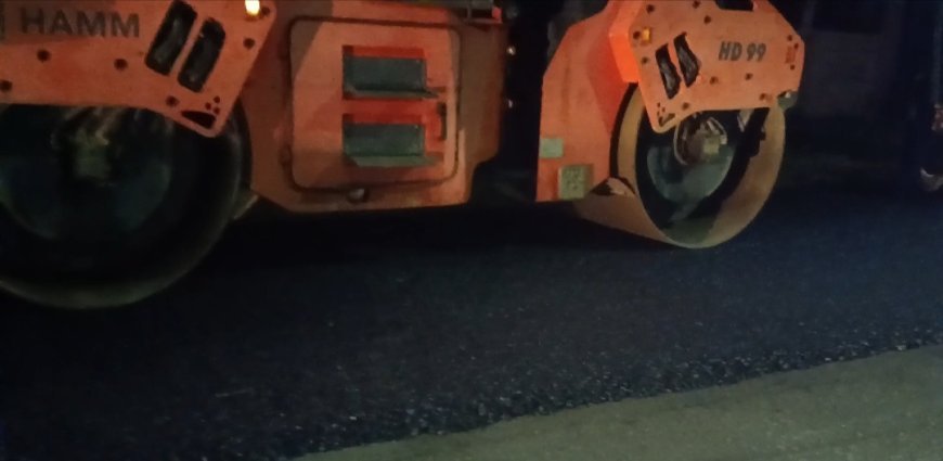 मधुपुर में जनता ने शहर में चल रहे रोड निर्माण कार्यों पर उठाए कई सवाल