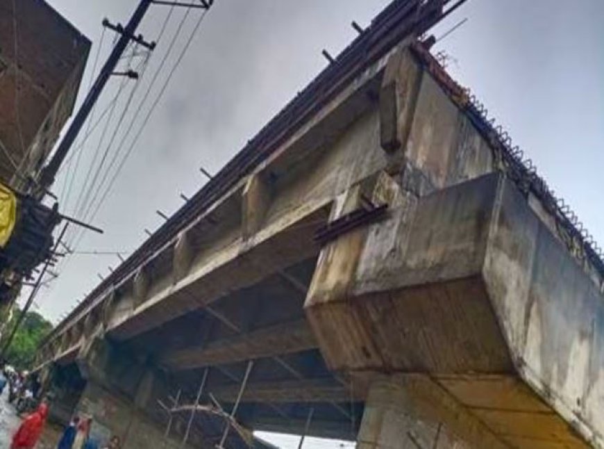 मधुपुर में अधूरा ओवर ब्रिज भी बनता जा रहा है शहर में बढ़ रहे सड़क दुर्घटनाओं के खतरे का एक कारण