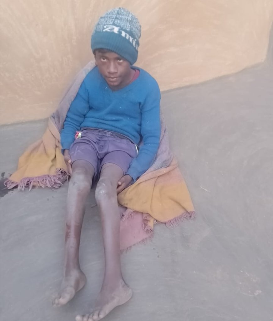 आठ वर्षीय आदिवासी बच्चा गंभीर बीमारी से जूझ रहा, सरकार से इलाज की गुहार