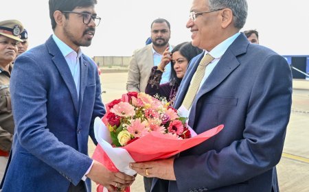 मुख्य निर्वाचन आयुक्त श्री ज्ञानेश कुमार पहुंचे देवघर, दो  दिवसीय प्रवास के दौरान करेंगें बाबा बैद्यनाथ का दर्शन एवं मिलेंगे बीएलओ से